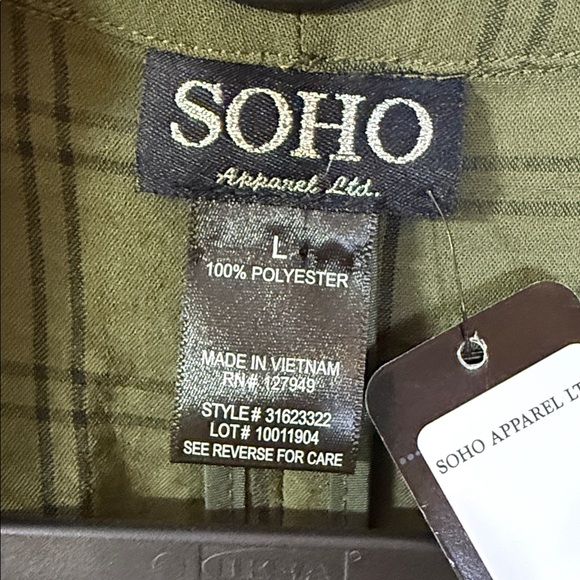 Soho Dark Green Women's Large Top NWT - Picture 2 of 7